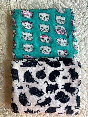 Soft Fleece Cat Blanket for Pets - Teal & Black/White Cat Prints